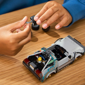 Stroj času z filmu Návrat do budúcnosti