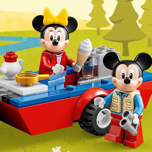 Myšiak Mickey, Myška Minnie idú kempovať