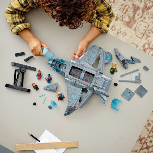 Tryskáč Avengerov Quinjet