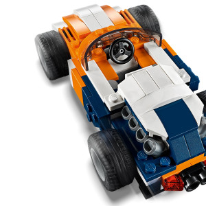 Oranžové pretekárske auto