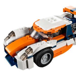 Oranžové pretekárske auto