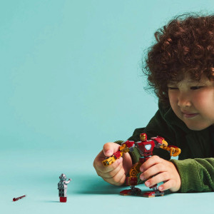 Iron Man v robotickom obleku vs. Ultron