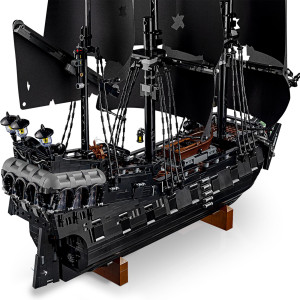 Pirátska loď kapitána Jacka Sparrowa