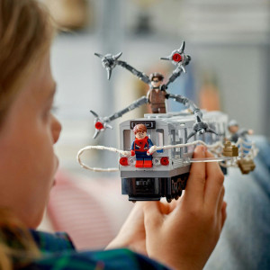 Spider-Man vs. Doc Ock: Scéna v metre