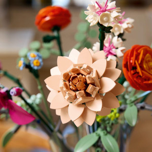 Krásna kytica rúžových kvetov