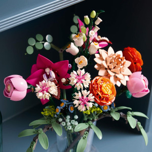 Krásna kytica rúžových kvetov